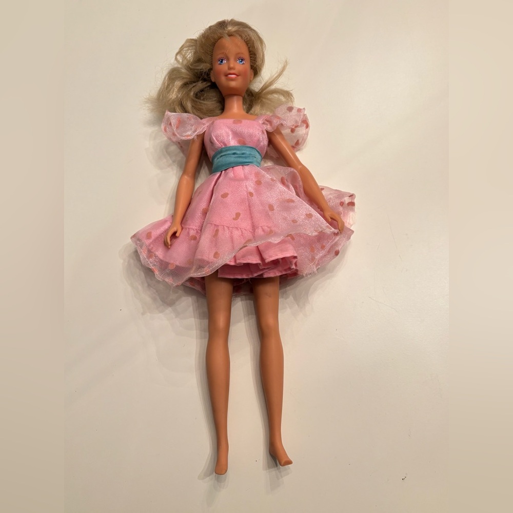 vintage Hasbro Maxie Doll - Perfect Prom - Pink Dress, in 1988